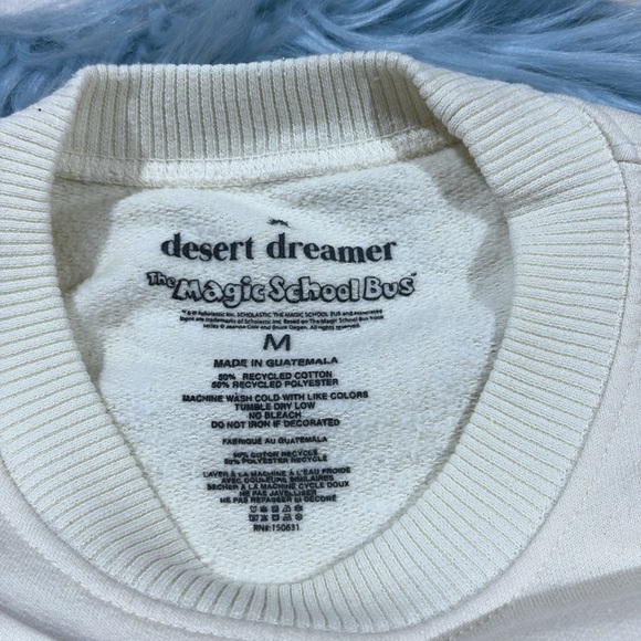 NWT Urban Outfitters Desert Dreamer The Magic School Bus Space Tour Crewneck - Picture 7 of 10